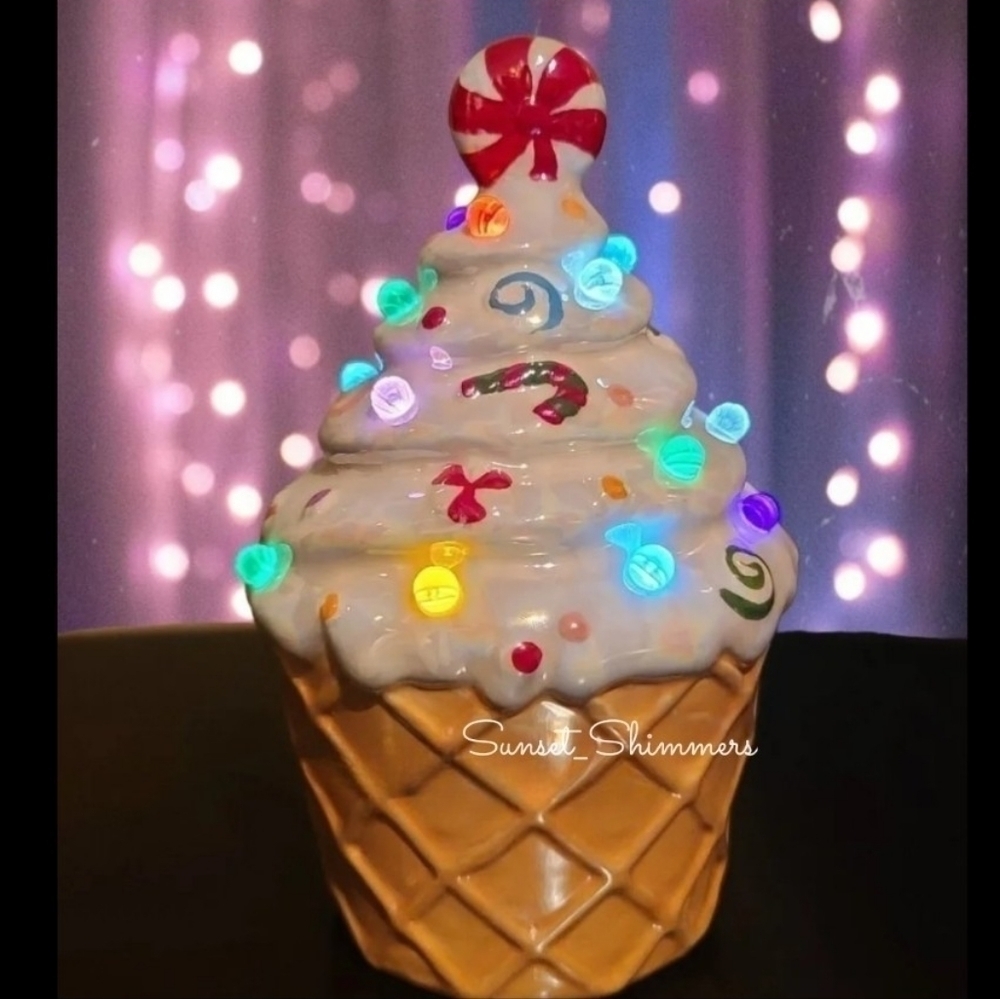 Light Up Ceramic Cupcake Christmas Peppermint Swirl Candy Cane Tier Tray Decor